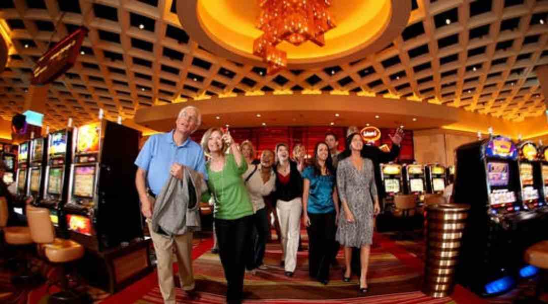 Giới thiệu Holiday Palace Resort & Casino