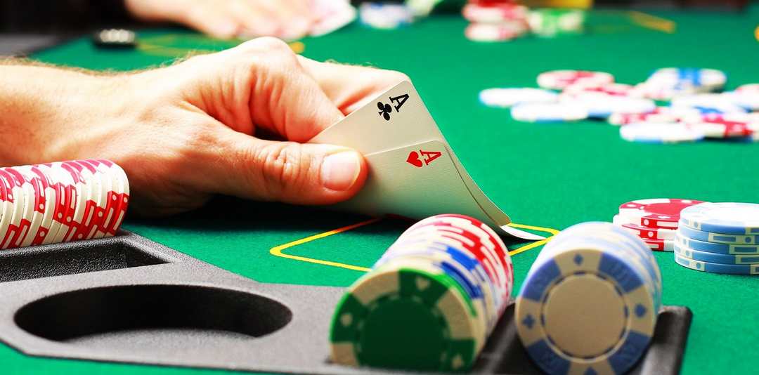 Poker - game bài tâm lý thu hút người chơi